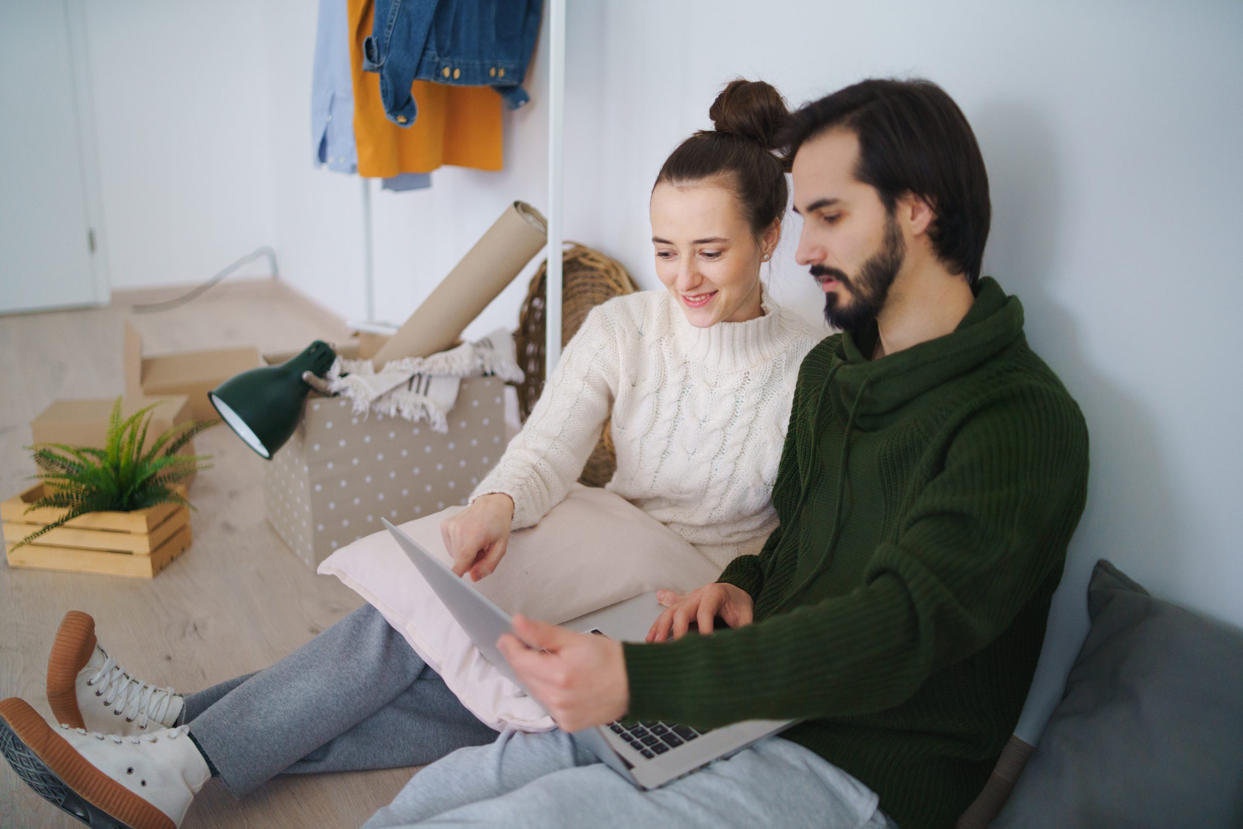 Advantages And Disadvantages Of a Partner Mortgage in Canada